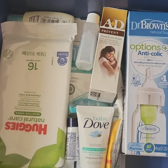 Baby Shower Gift Box & Care Items NWT - Picture 2 of 5